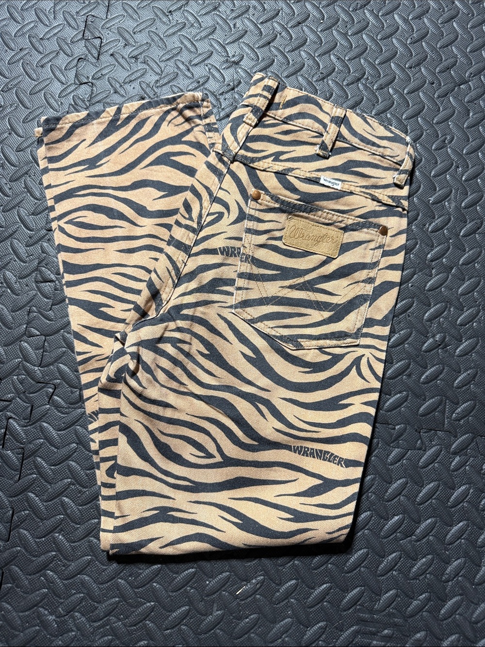 Wrangler Zebra-Stripe Jeans in Tan and Black 26 x 28